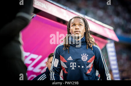 Munich, Allemagne. 06 Oct, 2018. 6 octobre 2018 : Muenchen, Allianz Arena Football Bundesliga : 1er, 7e journée : le Bayern Munich - Borussia Mönchengladbach : Muenchens Renato Sanches. DFL RÈGLEMENT INTERDIT TOUTE UTILISATION DE PHOTOGRAPHIE COMME DES SÉQUENCES D'IMAGES ET/OU QUASI VIDÉO. (Remarque : L'UTILISATION DE FONDS PHOTO UNIQUEMENT APRÈS RETOUR LANGUE) Crédit : Thomas Eisenhuth | utilisée dans le monde entier/dpa/Alamy Live News Banque D'Images