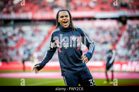 Munich, Allemagne. 06 Oct, 2018. 6 octobre 2018 : Muenchen, Allianz Arena Football Bundesliga : 1er, 7e journée : le Bayern Munich - Borussia Mönchengladbach : Muenchens Renato Sanches. DFL RÈGLEMENT INTERDIT TOUTE UTILISATION DE PHOTOGRAPHIE COMME DES SÉQUENCES D'IMAGES ET/OU QUASI VIDÉO. (Remarque : L'UTILISATION DE FONDS PHOTO UNIQUEMENT APRÈS RETOUR LANGUE) Crédit : Thomas Eisenhuth | utilisée dans le monde entier/dpa/Alamy Live News Banque D'Images