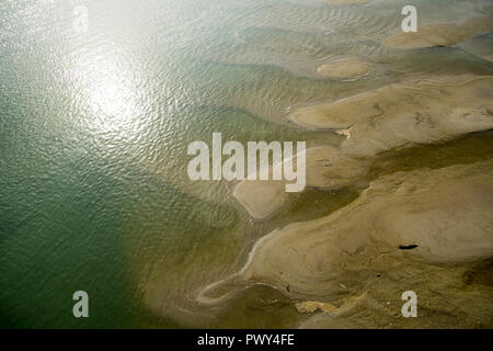 Novi Sad, Serbie 18 octobre 2018 Le très faible niveau d'eau du Danube fait bancs près de ville de Novi Sad en Serbie : Crédit Nenad Mihajlovic/Alamy Live News Banque D'Images