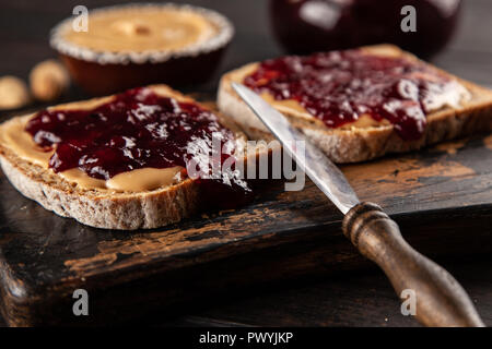 Sandwich au beurre d'arachide et confiture Banque D'Images