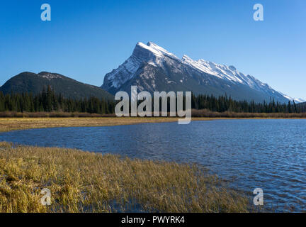 Le mont Rundle Lacs Vermilion Alberta Canada Banque D'Images