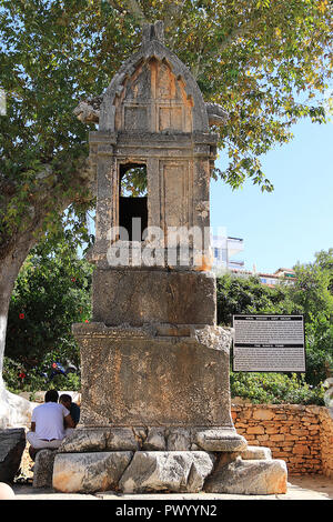 Le Tombeau des Rois (Kral Mezari) est un sarcophage Lycien à Kas, Antalya Province, Anatolie, Turquie. Banque D'Images