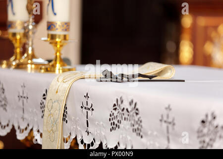 Etole de mariage sur l'autel avant la cérémonie de mariage Banque D'Images