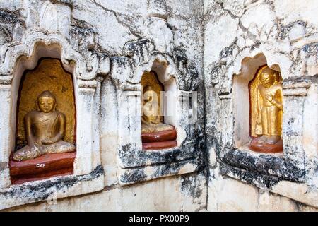 Détail de statues de Bouddha au temple de Mahabodi à Bagan, Myanmar Banque D'Images