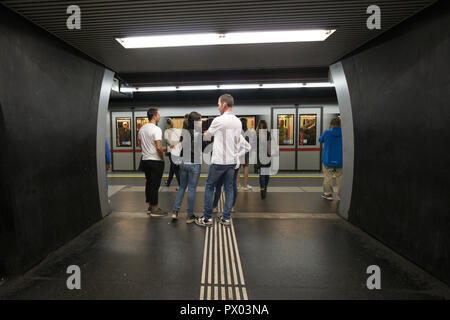 Le métro de Vienne qui couvre la zone métropolitaine de Vienne, Autriche. Il se compose de cinq lignes d'une longueur totale de 78,5 km comprend : Atmosphère Où : Vienne, Autriche Quand : 17 Sep 2018 Crédit : Oscar Gonzalez/WENN.com Banque D'Images