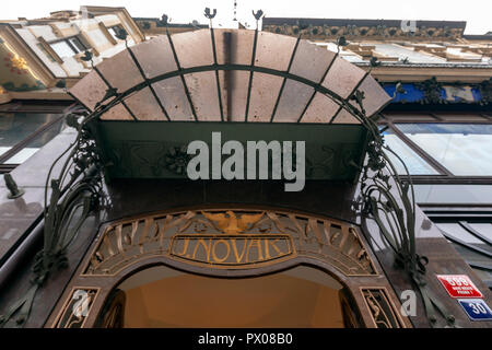 Novak Departement store entrée façade , U Nováků bâtiment art nouveau, Vodičkova , Prague, République tchèque. Banque D'Images