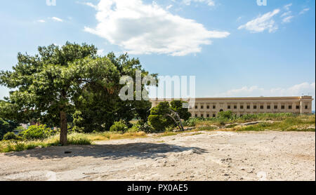 Promenade pittoresque dans la ville de Cagliari, Sardaigne, Italie. La promenade, qui traverse les murs ouest du quartier historique de 'Castello', Cagliari Banque D'Images