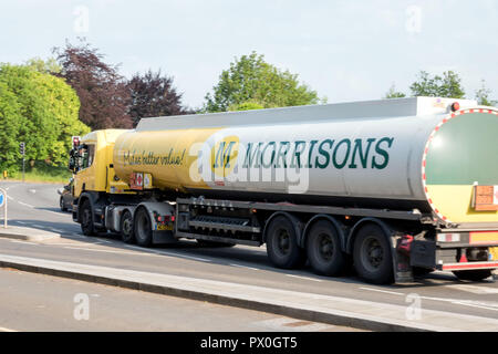 Northampton, Royaume-Uni - Mai 26, 2018 : huile Morrisons chariot sur la ville de ville en Angleterre. Banque D'Images