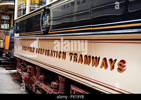 Vintage Sheffield tramway à Crich Tramway Musée dans le village de Crich, Derbyshire, Royaume-Uni Banque D'Images