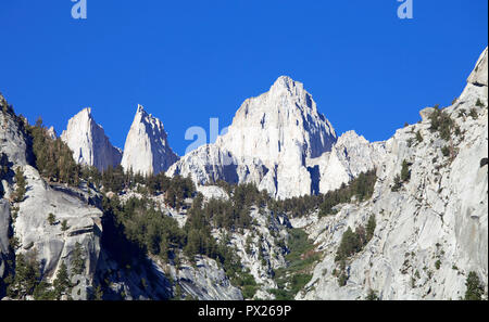 Le Mont Whitney, l'Est de la Sierra Nevada, en Californie, USA. Banque D'Images