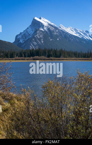 Le mont Rundle Lacs Vermilion Alberta Canada Banque D'Images