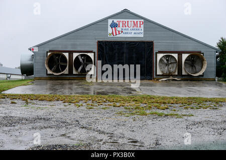 USA, Virginie, Donald Trump, banner Faire Nord Grand Nouveau à stable de porc Banque D'Images