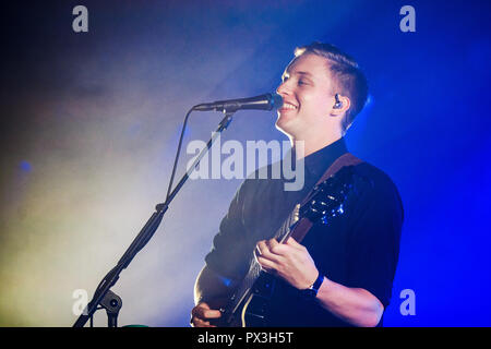 Danemark, copenhague - le 18 octobre 2018. La chanteuse, auteur-compositeur et musicien George Ezra effectue un concert live à Tap1 à Copenhague. (Photo crédit : Gonzales Photo - Peter Troest). Gonzales : Crédit Photo/Alamy Live News Banque D'Images