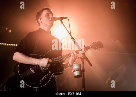 Danemark, copenhague - le 18 octobre 2018. La chanteuse, auteur-compositeur et musicien George Ezra effectue un concert live à Tap1 à Copenhague. (Photo crédit : Gonzales Photo - Thomas Rasmussen). Gonzales : Crédit Photo/Alamy Live News Banque D'Images