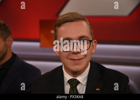 Cologne, Allemagne. 17 Oct, 2018. Philipp AMTHOR, CDU (membre du parlement) portrait, portrait, portrait, seule image tronquée, seul motif, dans l'émission MAISCHBERGER, ARD, thème de l'émission : Watschn fÃ r die Volksparteien : Qui a besoin d'Union européenne et le SPD ? Utilisation dans le monde entier | Credit : dpa/Alamy Live News Banque D'Images