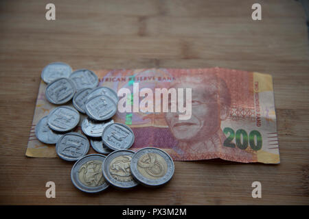 Johannesburg, Afrique du Sud, le 19 octobre, 2018. Le rand sud-africain ré-acquis une partie de ses pertes récentes et dirigé dans le week-end un peu plus forte. Credit : Eva-Lotta Jansson/Alamy Live News Banque D'Images