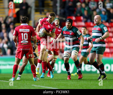 Leicester, Royaume-Uni. 19 octobre 2018. 19.10.2018 Leicester, Angleterre. Rugby Union. Scarlets le demi de mêlée Gareth Davies en action au cours de la Heineken Cup Champions Tour 2 match joué entre Leicester Tigers et Scarlets rfc au Welford Road Stadium, Leicester. © Phil Hutchinson/Alamy Live News Banque D'Images