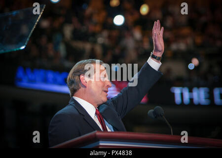 L'ancien Vice-Président et candidat à l'élection présidentielle de 2000, Al Gore donne adresse pendant la Convention Nationale Démocratique de 2004 au Boston Fleet Center Banque D'Images