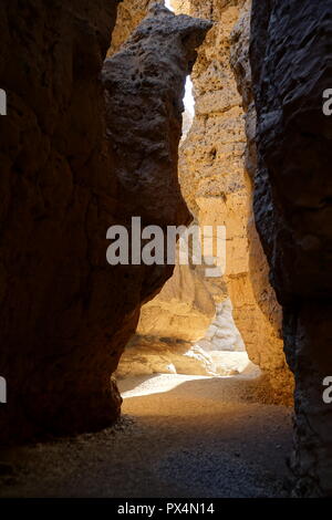 Canyon de Sesriem, Trockenfluss, Tsauchab Sesriem, Namib Naukluft Nationalpark, Namibie, Afrique Banque D'Images