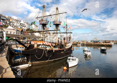 Une réplique de la Golden Hind à Brixham, Devon, UK Banque D'Images