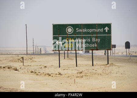 Straßenschild Straße, C34 nach oder Swakopmund Walvis Bay, Namibie, Afrika Republik