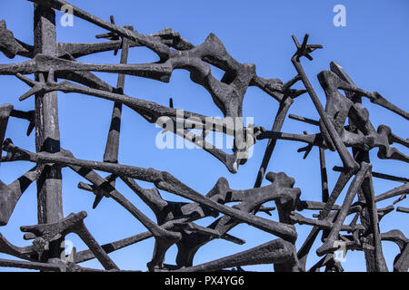 Des sculptures et des monuments commémoratifs dédiés à ceux qui ont subi des traitements inhumains dans les limites de concentration de Dachau en Allemagne dont beaucoup étaient juifs. Banque D'Images