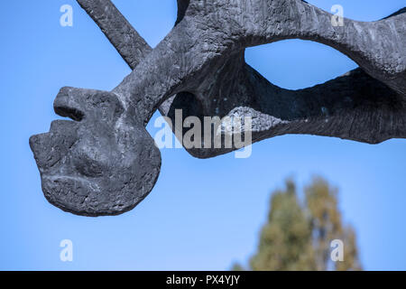 Des sculptures et des monuments commémoratifs dédiés à ceux qui ont subi des traitements inhumains dans les limites de concentration de Dachau en Allemagne dont beaucoup étaient juifs. Banque D'Images