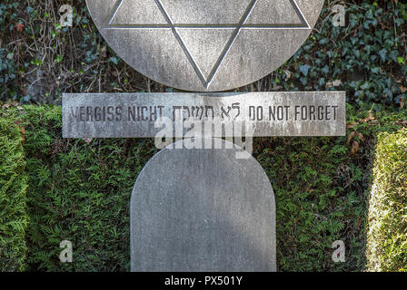 Des sculptures et des monuments commémoratifs dédiés à ceux qui ont subi des traitements inhumains dans les limites de concentration de Dachau en Allemagne dont beaucoup étaient juifs. Banque D'Images