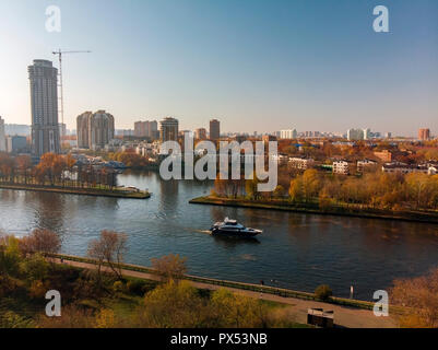Vue de dessus Canal de Moscou et de la Russie, de la ville de Khimki Banque D'Images