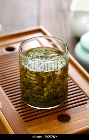 Thé longjing thé vert chinois, célèbre Banque D'Images