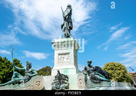 Statue du capitaine Arthur Phillip premier gouverneur , situé dans le Jardin botanique royal de Sydney, à côté de la rue Macquarie, Australie Banque D'Images