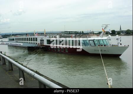 Bateau de croisière Sound of Music à Bonn, Allemagne Banque D'Images