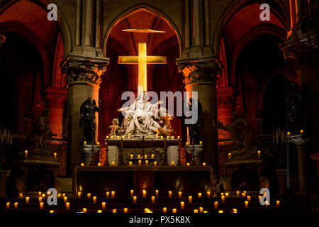 Spectacle son et lumière à la cathédrale Notre Dame, Paris, France. Banque D'Images