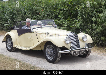 Vintage MG dans la campagne Banque D'Images