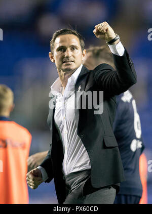 Derby County Manager Frank Lampard célèbre sa victoire équipes pendant le ciel parier match de championnat entre lecture et Derby County au Madejski Sta Banque D'Images