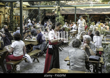 Vienne, vin traditionnel restaurant à Grinzing, Autriche, 19. district, Grinzing Banque D'Images