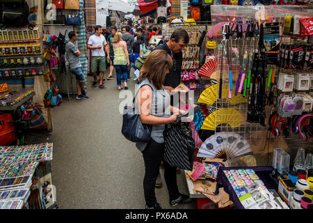 Tung Choi Street Ladies Market, Mongkok, Kowloon, Hong Kong, Chine. Banque D'Images