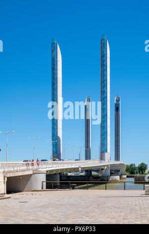 Pont Jacques Chaban-Delmas à Bordeaux, France, Europe Banque D'Images