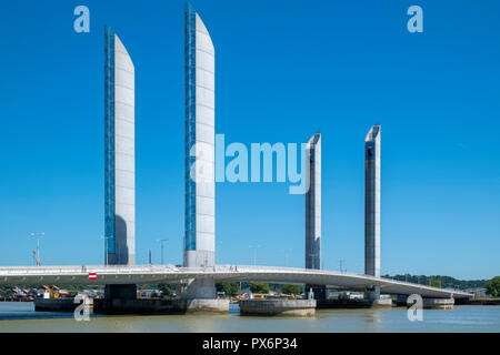 Pont Jacques Chaban-Delmas à Bordeaux, France, Europe Banque D'Images