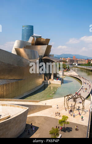 Le Musée Guggenheim et l'araignée art, Bilbao, Espagne, Europe Banque D'Images
