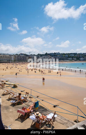 Partie de la célèbre plage de la baie de la Concha, San Sebastian, Donostia, Pays Basque, Espagne, Europe Banque D'Images