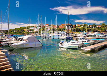 Pjescana Uvala près de Pula Harbour et côte turquoise voir l'Istrie, région de la Croatie Banque D'Images