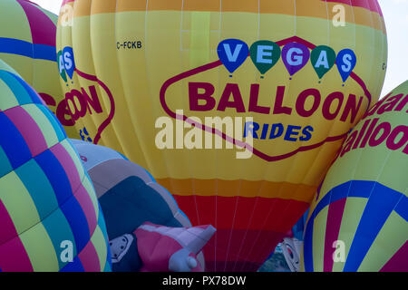 Albuquerque célèbre chaque année le plus grand hot air Balloon Fiesta au début d'octobre Banque D'Images