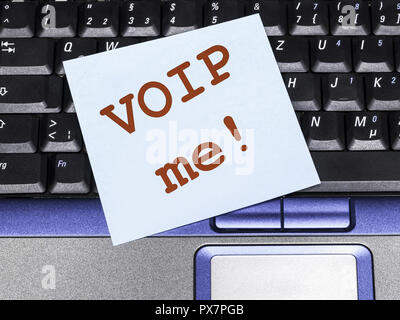 Memo note sur l'ordinateur portable, la voix sur IP, VOIP moi Banque D'Images