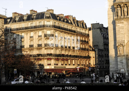 Paris, Café Aux Tours de Notre Dame, France Banque D'Images