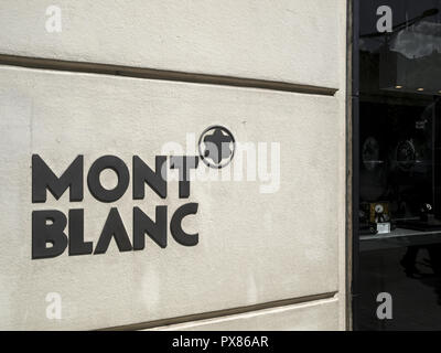 Paris, Champs Elysées, Mont Blanc, France Banque D'Images