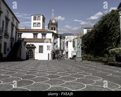 Funchal, centre-ville, décorées de pavage de galets, le Portugal, Madère Banque D'Images