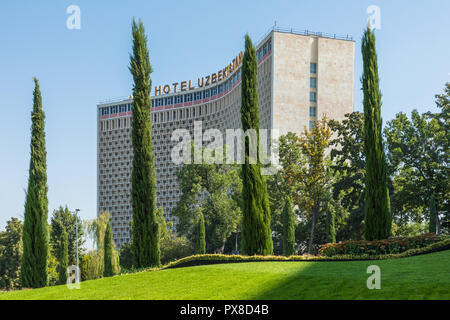 Tachkent, Ouzbékistan - août 22, 2018 : Construction de l'Ouzbékistan Hotel, le premier hôtel cinq étoiles de la ville. Tachkent est la capitale et la plus grande ville Banque D'Images