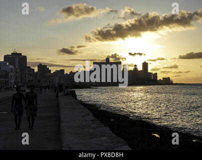 La Havane Vieja, la vieille ville, Malecon, La Havane, Cuba Banque D'Images