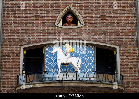 La Lady Godiva et Voyeur réveil dans Broadgate au centre-ville de Coventry UK Banque D'Images